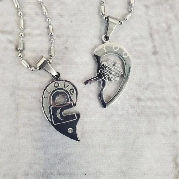 Silver and Silver Lucky Clover Key "I Love You" Couples matching nec… - Picture 2 of 4